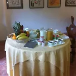فندق مبيت وإفطار A Casa Di Lory مونْكالييري